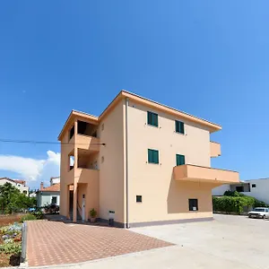 Apartment Robi, Trogir